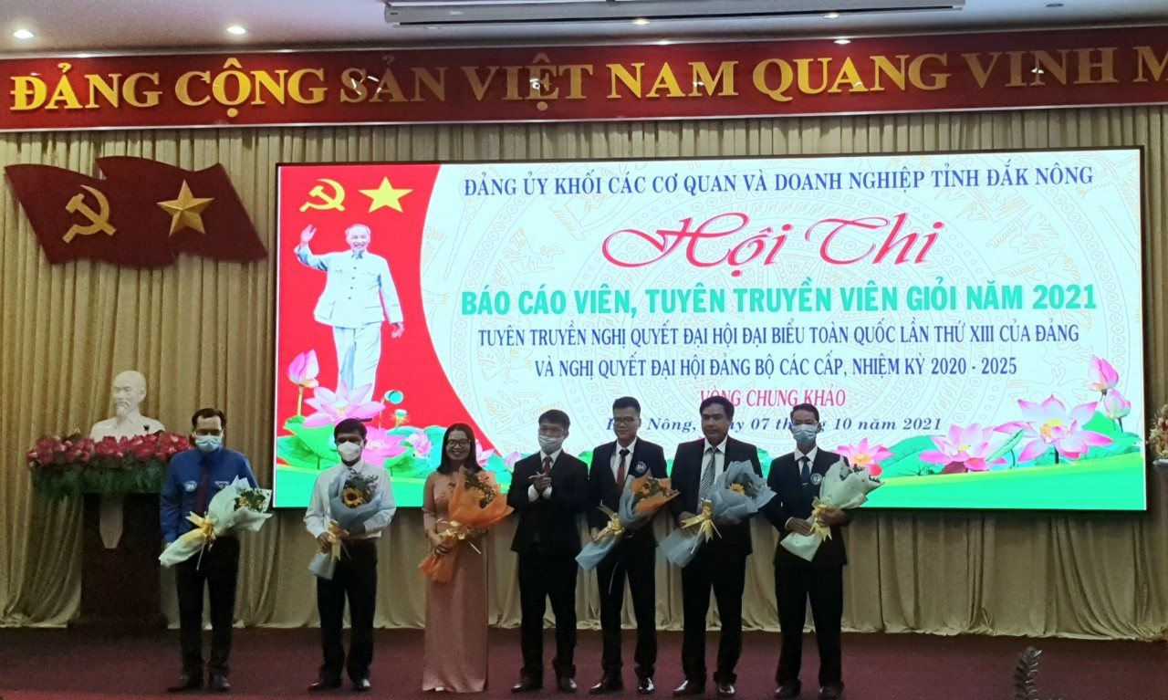 Đảng ủy Sở Tư pháp chú trọng triển khai thực hiện học tập  và làm theo tư tưởng, đạo đức, phong cách Hồ Chí Minh