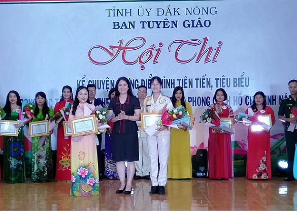 Đảng bộ Khối các cơ quan và doanh nghiệp tỉnh đạt kết quả cao tại Hội thi kể chuyện về gương điển hình tiên tiến, tiêu biểu trong học tập và làm theo tư tưởng, đạo đức, phong cách Hồ Chí Minh tỉnh Đắk Nông năm 2020