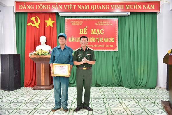 Công ty Nhôm Đắk Nông - TKV tổ chức khóa huấn luyện Trung đội Dân quân tự vệ tại chỗ
