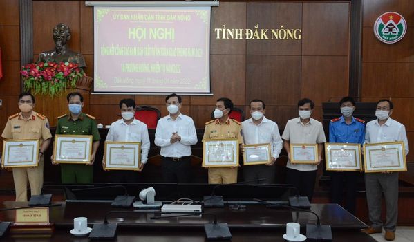 Hội nghị tổng kết công tác bảo đảm trật tự an toàn giao thông năm 2021,  triển khai nhiệm vụ năm 2022