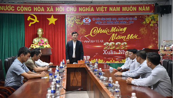 Chủ tịch UBND tỉnh Đắk Nông chúc Tết cán bộ, công nhân, người lao động Công ty Nhôm Đắk Nông - TKV