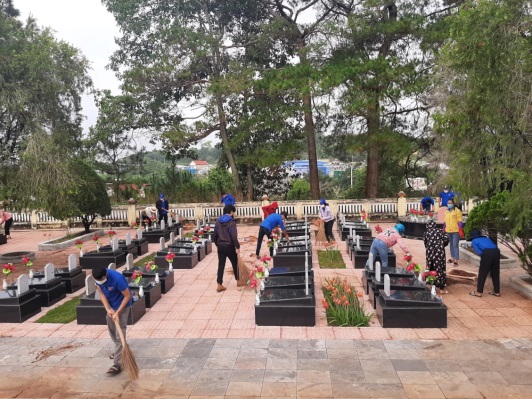 Đoàn Khối các cơ quan và doanh nghiệp tỉnh Đắk Nông ra quân Ngày chủ nhật xanh lần thứ I, năm 2022
