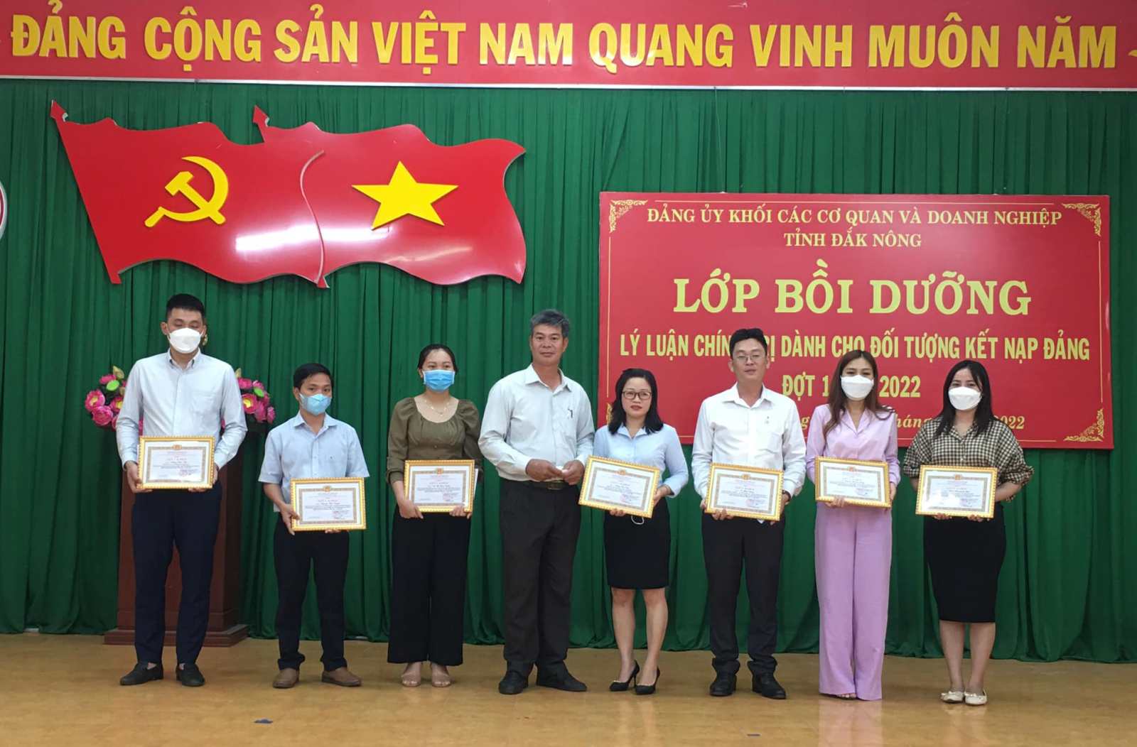 Đảng ủy Khối các cơ quan và doanh nghiệp tỉnh Đắk Nông tổ chức lớp bồi dưỡng lý luận chính trị dành cho đối tượng kết nạp Đảng đợt 1 năm 2022