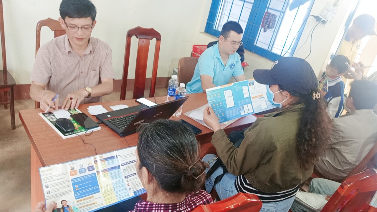 BHXH tỉnh Đắk Nông hướng ứng phong trào thi đua đăng ký, cài đặt và sử dụng ứng dụng VssID - Bảo hiểm xã hội số