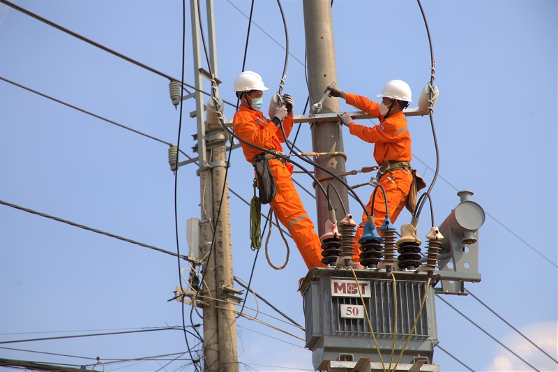 Công ty Điện lực Đắk Nông đảm bảo an toàn điện trong mùa mưa bão