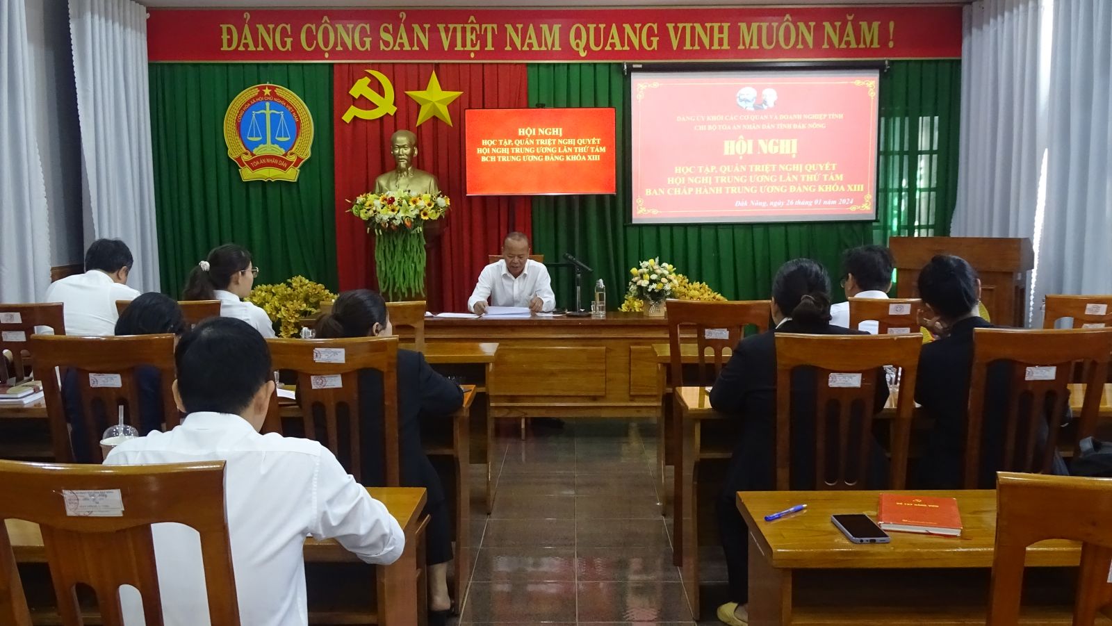 Chi bộ Tòa án nhân dân tỉnh Đắk Nông tổ chức Hội nghị nghiên cứu, quán triệt Nghị quyết Hội nghị lần thứ 8 Ban Chấp hành Trung ương Đảng, khóa XIII; chuyên đề Học tập và làm theo tư tưởng, đạo đức, phong cách Hồ Chí Minh năm 2024