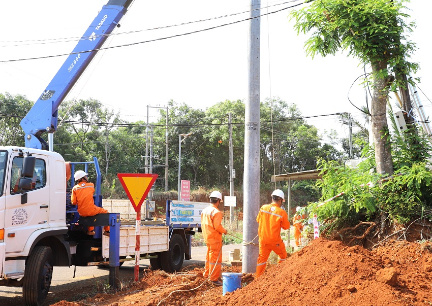 Công ty Điện lực Đắk Nông: Nỗ lực đầu tư,  nâng cao chất lượng lưới điện nông thôn